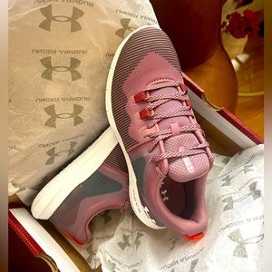 UNDER ARMOUR ✨NEW✨ HOVR Rise Cross Trainer-Pink/Rose